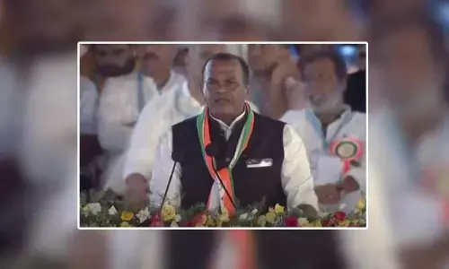 కట్టలు తెంచుకున్న కోమటిరెడ్డి కోపం.. సోనియా సమక్షంలో కేసీఆర్‌పై ఫైర్