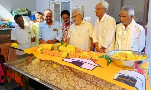 చంద్రబాబు అరెస్టును తట్టుకోలేక రైతుసంఘం మాజీ అధ్యక్షులు మృతి