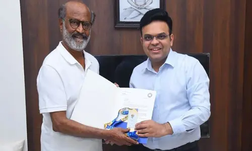 వన్డే వరల్డ్ కప్‌కు సన్నాహాలు.. రజనీకాంత్‌కు గోల్డెన్ టికెట్ బహుకరించిన బీసీసీఐ