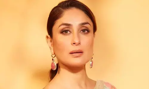 ప్రింటెడ్ శారీలో సాంప్రదాయబద్ధంగా Kareena Kapoor
