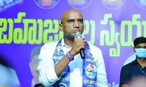 గ్రూప్-1 పరీక్ష మళ్ళీ రద్దు కావడానికి కేసీఆరే కారణం: RS ప్రవీణ్ కుమార్ ఫైర్