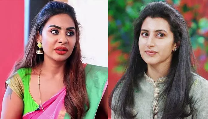 Nara Brahmini పై ఓ రేంజ్లో ఫైర్ అయిన Sri Reddy.. అప్పుడేం పీ** అంటూ.. Nara Brahmini పై ఓ రేంజ్లో ఫైర్ అయిన Sri Reddy.. అప్పుడేం పీ** అంటూ..