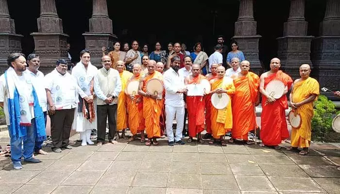 రూ.100కోట్లతో బౌద్ధవనం నిర్మాణం: మంత్రి శ్రీనివాస్ గౌడ్ రూ.100కోట్లతో బౌద్ధవనం నిర్మాణం: మంత్రి శ్రీనివాస్ గౌడ్