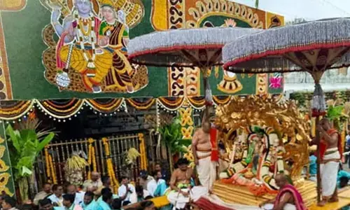కల్పవృక్ష వాహనంపై రాజమన్నార్ అలంకారంలో శ్రీ‌ మలయప్ప