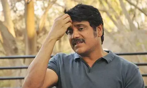 నాగార్జున నయా మోసం.. 20 ఏళ్ల తర్వాత  ఒక్క వీడియోతో అడ్డంగా దొరికిపోయిన యువ సామ్రాట్