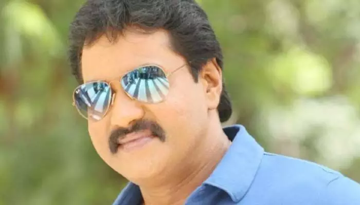 దిగొచ్చిన అందాల రాముడు..ఆయన రెమ్యునరేషన్ ఇప్పుడు ఎంతో తెలుసా? దిగొచ్చిన అందాల రాముడు..ఆయన రెమ్యునరేషన్ ఇప్పుడు ఎంతో తెలుసా?