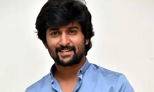 రక్షకుడు వర్సెస్ రాక్షసుడు