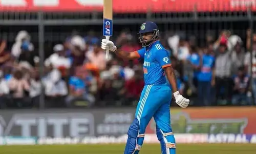 India vs Australia : ఆస్ట్రేలియాపై చెలరేగుతున్న యువ బ్యాటర్లు.. శ్రేయస్ సెంచరీ