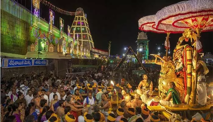 నేటి తిరుమల సమాచారం.. దర్శనానికి ఎంత సమయం పడుతుందో తెలుసా? నేటి తిరుమల సమాచారం.. దర్శనానికి ఎంత సమయం పడుతుందో తెలుసా?