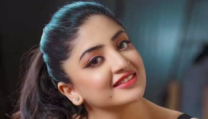 రాజకీయాల్లో నన్ను పావుగా వాడుకుంటున్నారు: పూనమ్ కౌర్ రాజకీయాల్లో నన్ను పావుగా వాడుకుంటున్నారు: పూనమ్ కౌర్