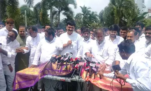 మైనంపల్లిని కలిసిన భట్టి.. మూడు సీట్లు కావాలని రిక్వెస్ట్!