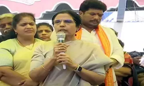 Nara Bhuvaneshwari: పేదల నోటికాడ అన్నం తీసేశారు..  సీఎం జగన్‌పై ఆగ్రహం