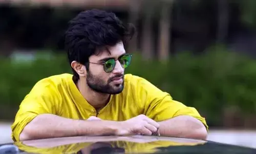 ఫ్యాన్స్‌కు సాలిడ్ అప్‌డేట్ ఇచ్చిన రౌడీ హీరో.. ఆ డైరెక్టర్‌తో మరో మూవీ ఫిక్స్