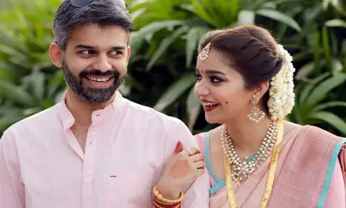 విడాకుల గురించి అడిగిన సురేశ్ కొండేటికి చెంప పగలేలా ఆన్సర్ ఇచ్చిన స్వాతి