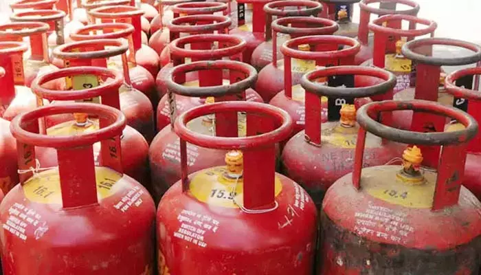 Gas Price Today: నేడు తెలుగు రాష్ట్రాల్లో గ్యాస్ సిలిండర్ ధరలు ఇవే?