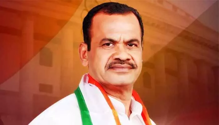 కోమటిరెడ్డికి పార్టీలో ఎదురుగాలి..? కోమటిరెడ్డికి పార్టీలో ఎదురుగాలి..?