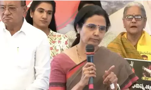 నన్ను కలవడానికి వస్తే నోటీసులివ్వడం ఏంటి?: నారా భువనేశ్వరి