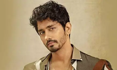 హీరో Siddharth కు బిగ్ షాక్.. ప్రెస్‌మీట్ నుంచి తరిమిన నిరసనకారులు (వీడియో)