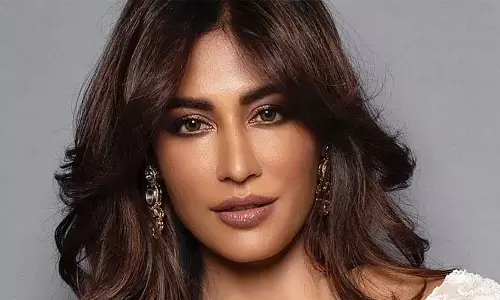 చమ్కీల డ్రెస్సులో మెరిసిపోతున్న Chitrangada Singh..
