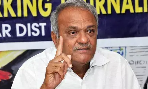 విశాఖ రాజధాని అబాసుపాలు: Narayana