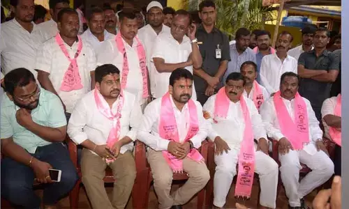 శుభప్రద్ పటేల్ ఇంటికి ఎమ్మెల్యే ఆనంద్