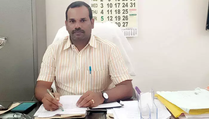 మర్రిగూడ తహసీల్దార్ మహేందర్ రెడ్డిపై ఏసీబీ దాడుల కలకలం మర్రిగూడ తహసీల్దార్ మహేందర్ రెడ్డిపై ఏసీబీ దాడుల కలకలం