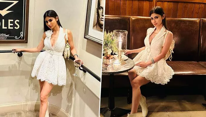 పొట్టి గౌనులో పిచ్చెక్కిస్తోన్న హాట్ బ్యూటీ Mouni Roy పొట్టి గౌనులో పిచ్చెక్కిస్తోన్న హాట్ బ్యూటీ Mouni Roy