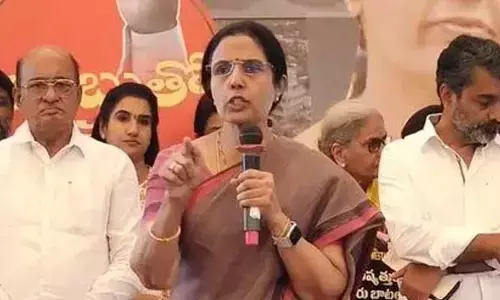 ‘మేలుకో తెలుగోడా’ అంటూ జనాల్లోకి నారా భువనేశ్వరి.. బస్సు యాత్ర తేదీ ఖరారు