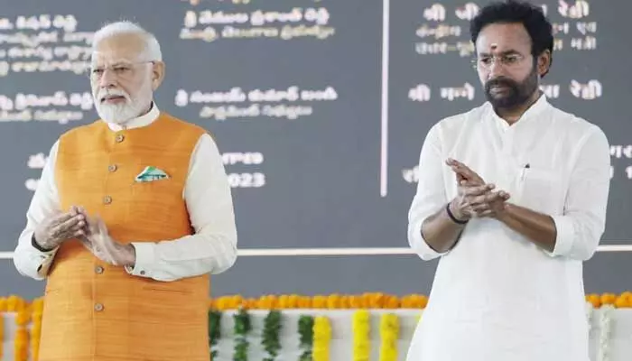 ప్రధాని సభకు కీలక నేతలు డుమ్మా.. శంషాబాద్ నుంచే రిటర్న్ అయిన మరో నేత? ప్రధాని సభకు కీలక నేతలు డుమ్మా.. శంషాబాద్ నుంచే రిటర్న్ అయిన మరో నేత?