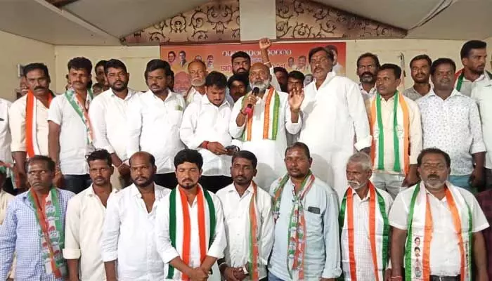 కార్యకర్తలు ఎవరూ అధైర్య పడొడ్డు.. మ్యాడమ్ బాలకృష్ణ కార్యకర్తలు ఎవరూ అధైర్య పడొడ్డు.. మ్యాడమ్ బాలకృష్ణ