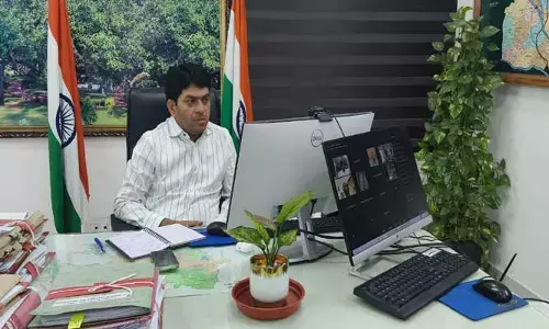 కేసీఆర్ స్పోర్ట్స్ కిట్స్ వెంటనే పంపిణీ చేయండి -జిల్లా కలెక్టర్ రవి నాయక్