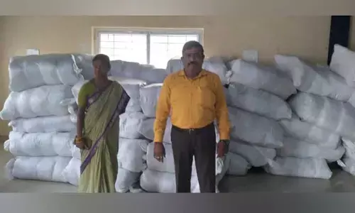 నేటి నుంచి బతుకమ్మ చీరలు పంపిణీ