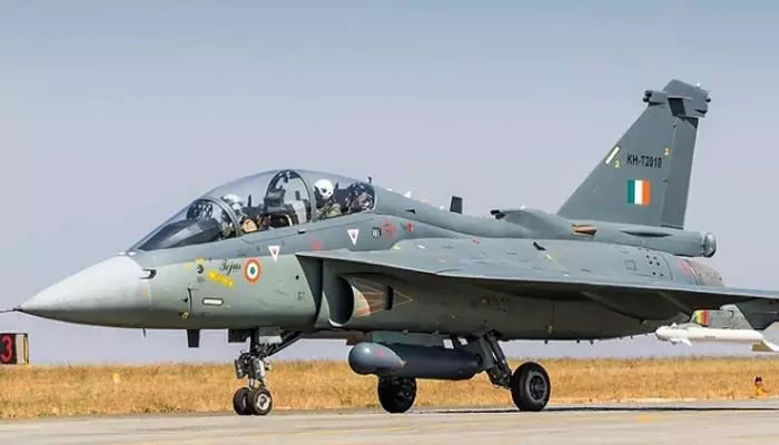 LCA Tejas : ఎయిర్ ఫోర్స్కు తొలి ‘తేజస్’ ట్రైనర్ ఎయిర్క్రాఫ్ట్ LCA Tejas : ఎయిర్ ఫోర్స్కు తొలి ‘తేజస్’ ట్రైనర్ ఎయిర్క్రాఫ్ట్