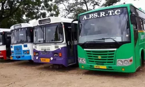 ఏపీ ప్రయాణికులకు గుడ్ న్యూస్: దసరాకు 5,500 స్పెషల్ బస్సులు.. నామమాత్రపు ధరలతోనే