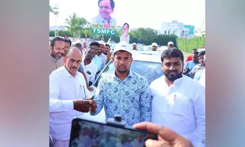 అన్ని వర్గాల అభ్యున్నతికి సర్కార్ కృషి : హోంమంత్రి
