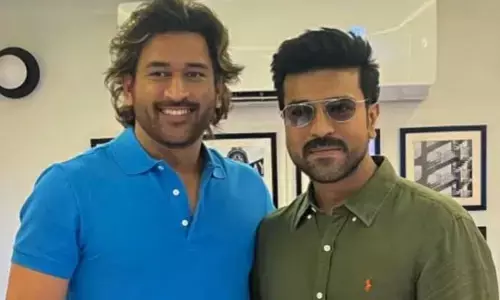 ధోనీతో రామ్ చరణ్ అదిరిపోయే స్టిల్.. నెట్టింట ఫోటో వైరల్