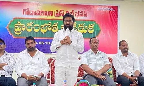 సమాజహితులు పాత్రికేయులు : ఎమ్మెల్యే కోరుకంటి