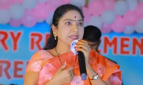 ‘ఏం రా కేసీఆర్.. ఏం మొఖం పెట్టుకుని ఓట్లు అడుగుతావ్’.. ఎమ్మెల్యే రేఖానాయక్ సంచలన వ్యాఖ్యలు