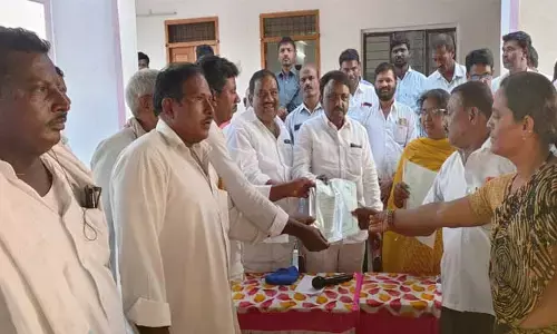 ఇండ్ల పట్టాలిచ్చిన ఘనత సీఎం కేసీఆర్‌ దే - ఎమ్మెల్యే అబ్రహం