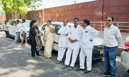మా సంగతేంది.. ఏఐసీసీ నేతలపై పెరుగుతున్న ఒత్తిడి