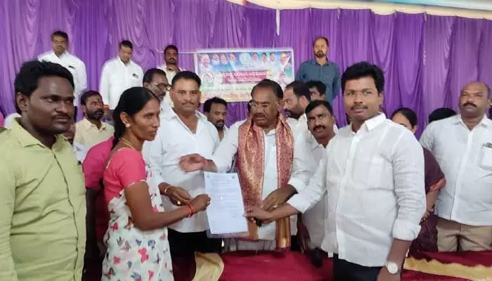 శంకుస్థాపనలకే పరిమితమయ్యాను : ఎమ్మెల్యే శంకుస్థాపనలకే పరిమితమయ్యాను : ఎమ్మెల్యే