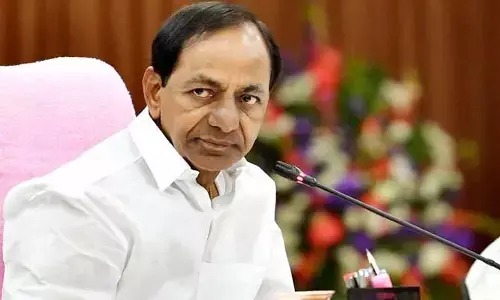 తెలంగాణలో ‘మూడే’దెవరికి.. ఆదిలోనే కేసీఆర్‌కు భారీ ఎదురుదెబ్బ!