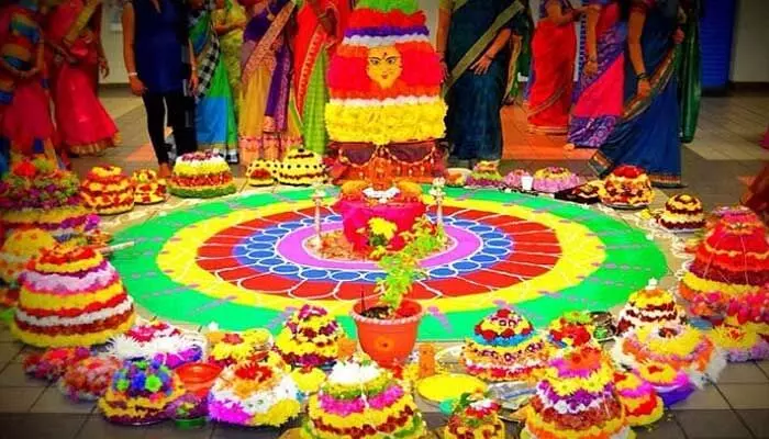 అక్టోబర్ 24 వరకు దసరా, బతుకమ్మ సెలవులు అక్టోబర్ 24 వరకు దసరా, బతుకమ్మ సెలవులు