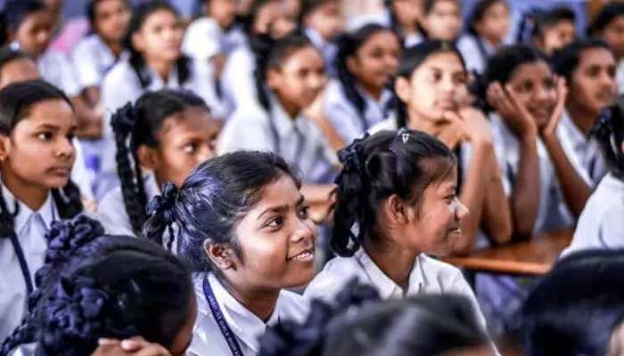 TS: విద్యార్థులకు బిగ్ అలర్ట్.. రేపటినుంచే ప్రారంభం TS: విద్యార్థులకు బిగ్ అలర్ట్.. రేపటినుంచే ప్రారంభం