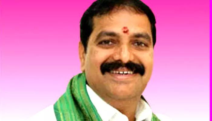 కాంగ్రెస్ గూటికి కార్పొరేటర్ జగదీశ్వర్ గౌడ్ కాంగ్రెస్ గూటికి కార్పొరేటర్ జగదీశ్వర్ గౌడ్