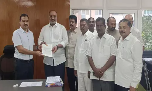 ఏపీలో ఓట్ల దొంగలు.. ప్రతిపక్షాల ఓట్లు తొలగించే కుట్ర: సీఈసీకి టీడీపీ ఫిర్యాదు