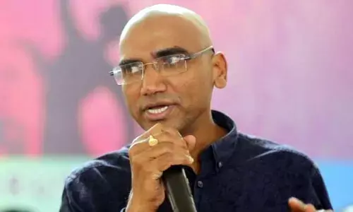 అధికారుల బదిలీ.. బీఆర్‌ఎస్ ప్రభుత్వానికి చెంప దెబ్బ