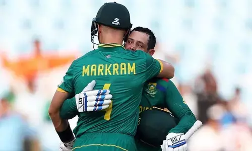 ICC World Cup 2023: క్వింటన్ డికాక్ సెంచరీ.. ఆసీస్‌కు భారీ టార్గెట్