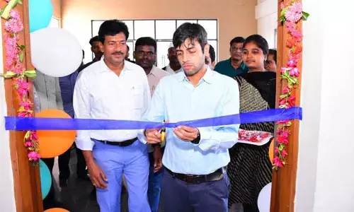 ఎన్నికల ఫిర్యాదులపై వేగంగా స్పందించాలి : జిల్లా కలెక్టర్