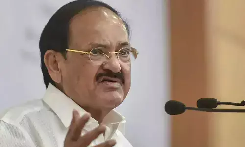 వారి తీరు చూస్తుంటే చీదరేస్తోంది.. వెంకయ్య నాయుడు సంచలన వ్యాఖ్యలు
